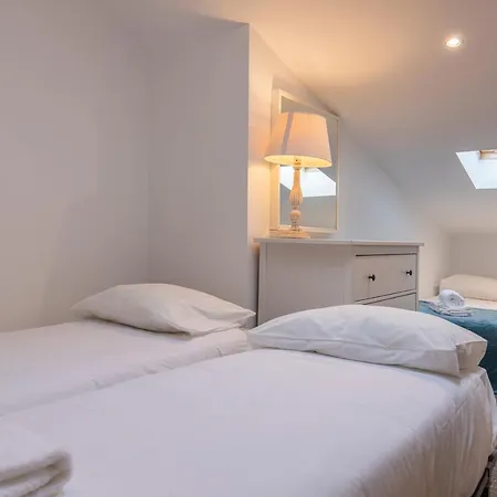 Condessa 2bdr Duplex By Lovelystay Apartment *