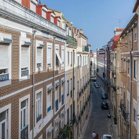Baixa 2bdr Duplex With Balcony By Lovelystay