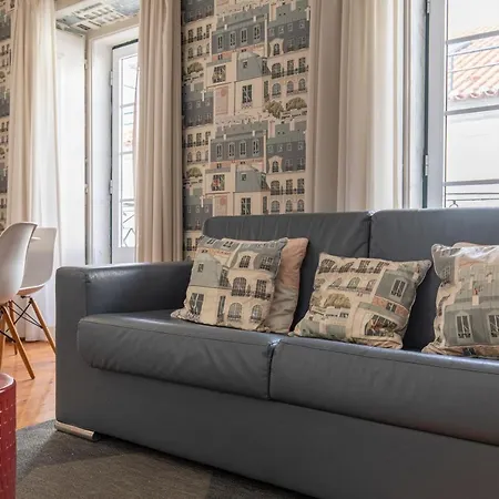 Baixa 2bdr Duplex With Balcony By Lovelystay 아파트 리스본