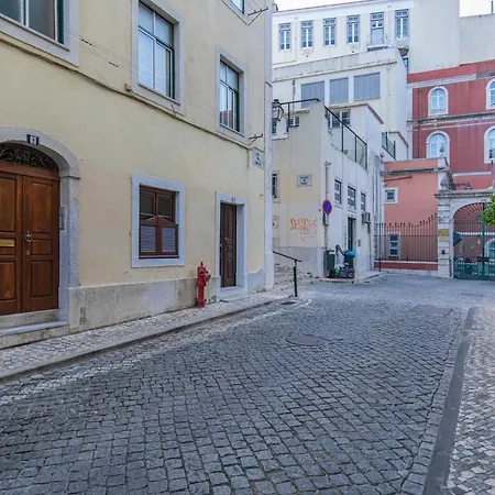Baixa 2bdr Duplex With Balcony By Lovelystay 리스본