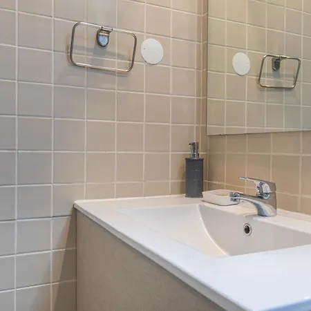 Condessa 2bdr Duplex By Lovelystay *